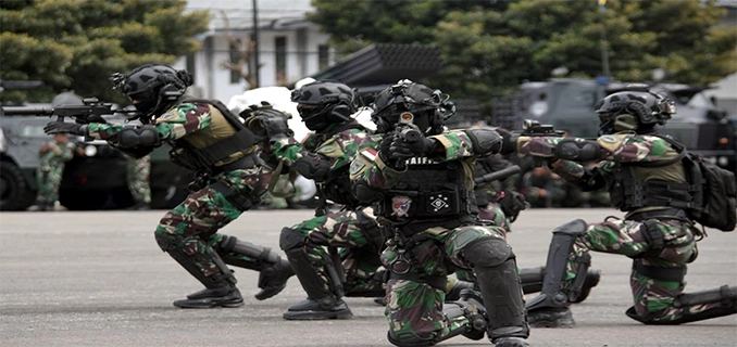 HUT ke-80 Korps Marinir TNI AL Acara Spektakuler di Cilandak