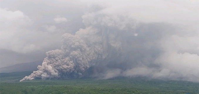 Update Semeru Hari Ini: Letusan Dahsyat dan Evakuasi Warga