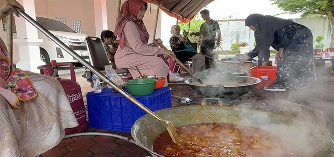 Peduli Korban Bencana Pemkot Sumbar Siapkan 2 Ton Rendang