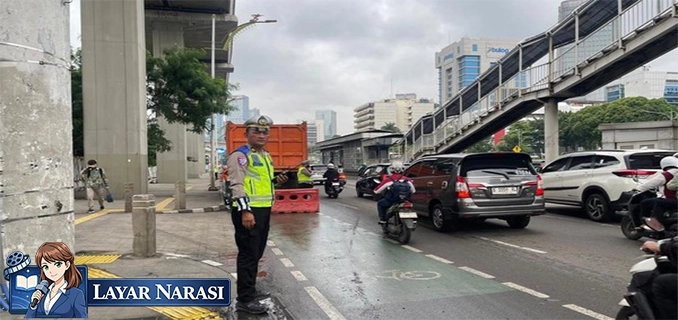 Truk Sampah Mogok di Gatsu Arah Kuningan Lalin Padat