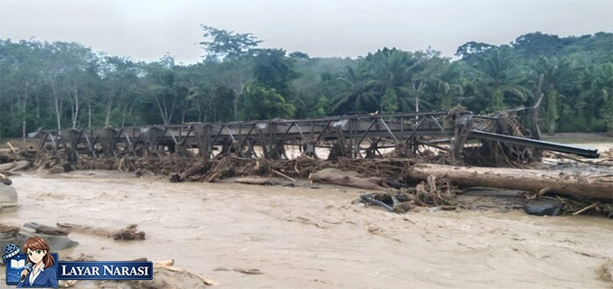 Banjir Bandang Tapteng Hanyutkan Jembatan